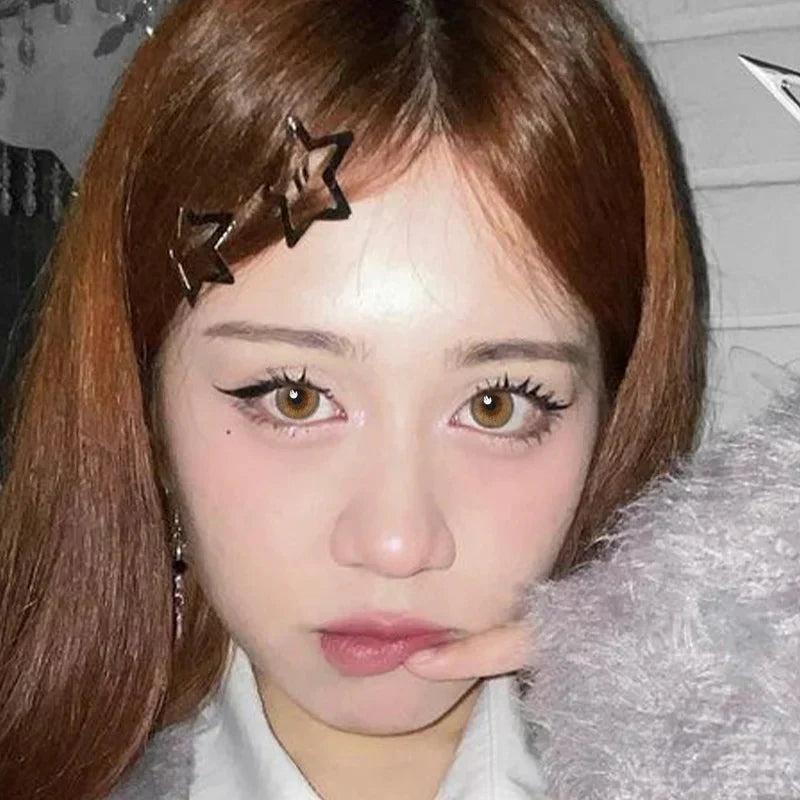 العدسات اللاصقة الملونة في المكتب: اختيار الزوج المناسب لبيئة عملك